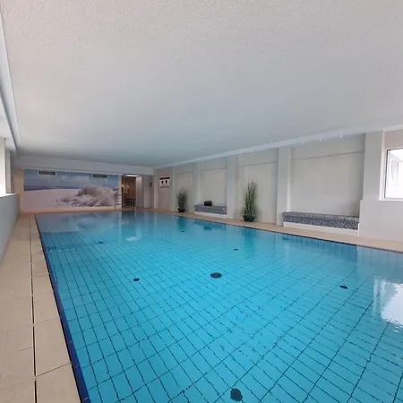 Terrassenhaus, 45 Apartment *